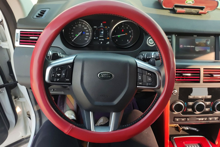 路虎 发现神行 2018款 240PS SE版中控内饰13