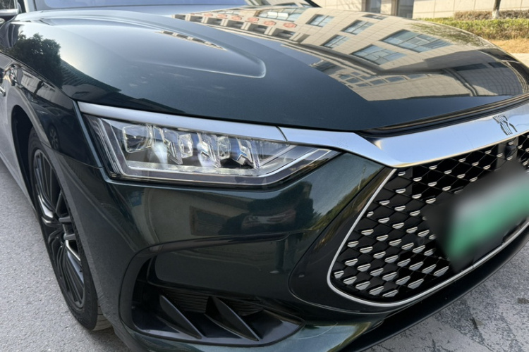 比亚迪 汉 2022款 DM-i 121KM 尊荣型局部细节9003