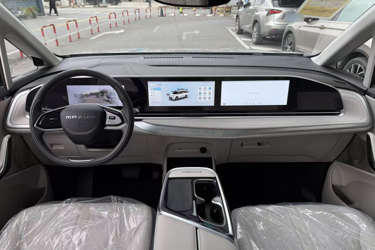 上汽大通MAXUS 大家9 2024款 超混 长续航森林版 七座中控内饰7001