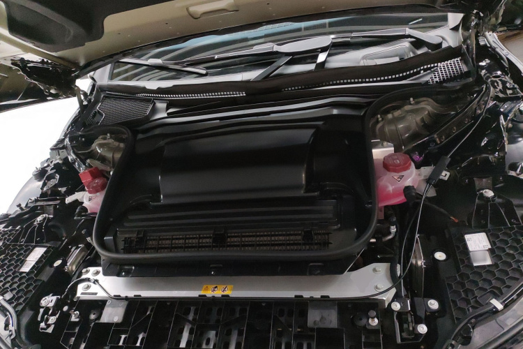 奔驰EQE 2022款 350 豪华版机舱底盘24