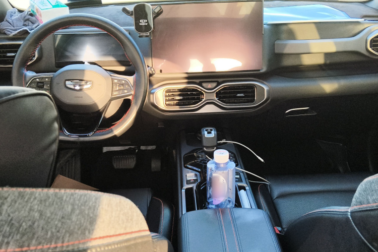 吉利汽车 吉利牛仔 2025款 1.5TD 趣野版中控内饰7002