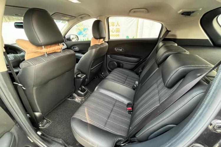 本田 缤智 2017款 1.8L CVT两驱精英型中控内饰7001