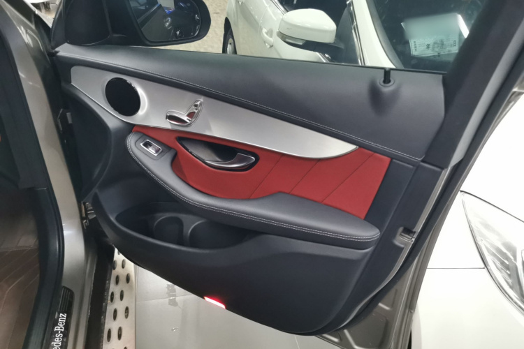 奔驰GLC轿跑 2020款 GLC 260 4MATIC 轿跑SUV中控内饰7005