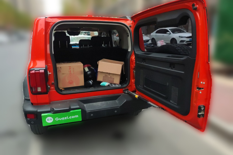 坦克300 2021款 越野版 2.0T 征服者中控内饰23