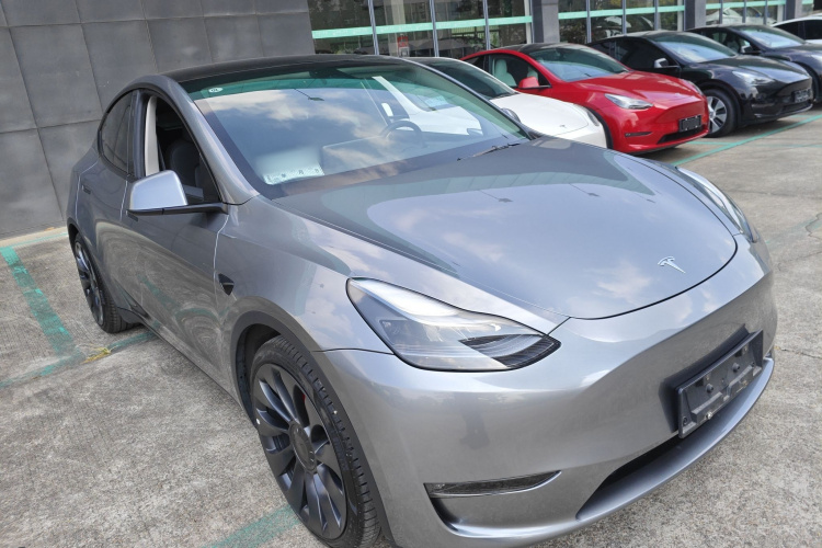 特斯拉 Model Y 2024款 Performance高性能版车身外观3