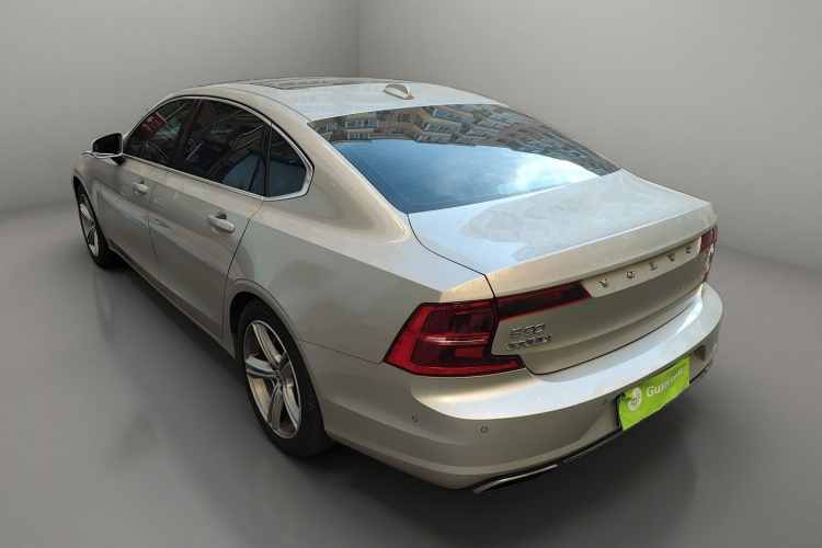 沃尔沃S90 2018款 T4 智远版车身外观5