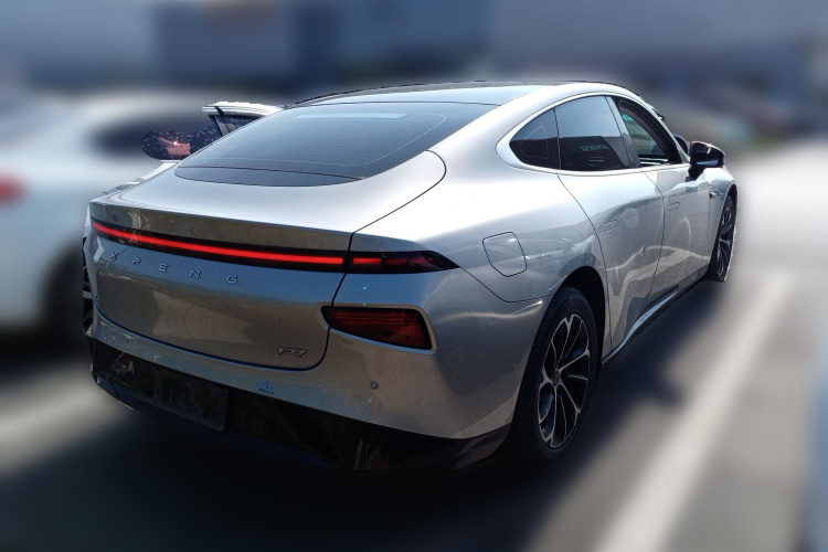 小鹏P7 2020款 586N车身外观7