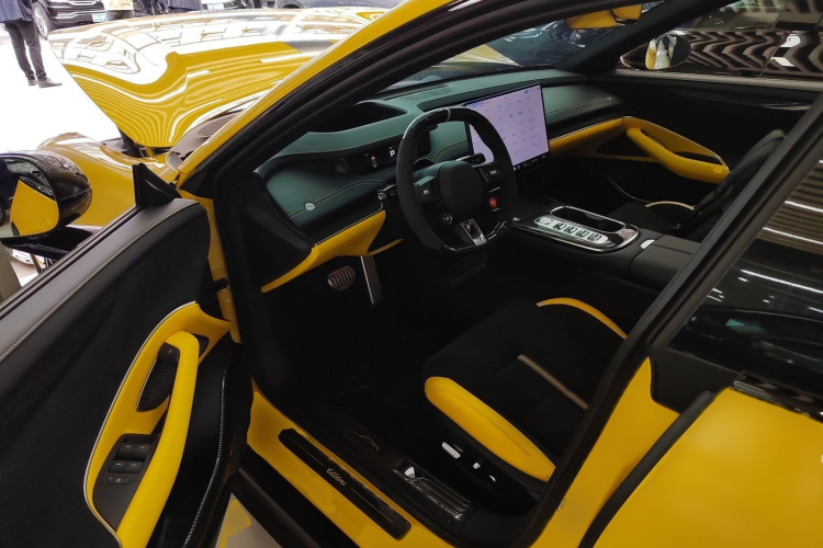 小米汽车 小米SU7 Ultra 2025款 Ultra中控内饰7003