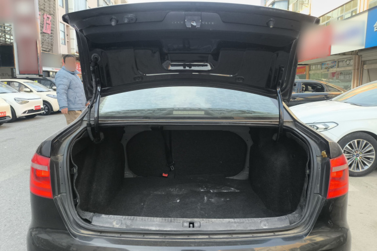 大众 朗逸 2013款 改款经典 1.6L 手动舒适版机舱底盘23