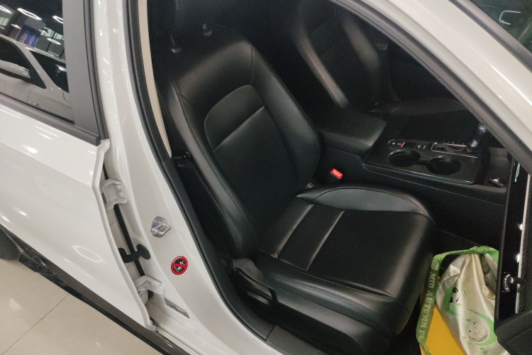 本田 思域 2022款 240TURBO CVT劲动版局部细节41