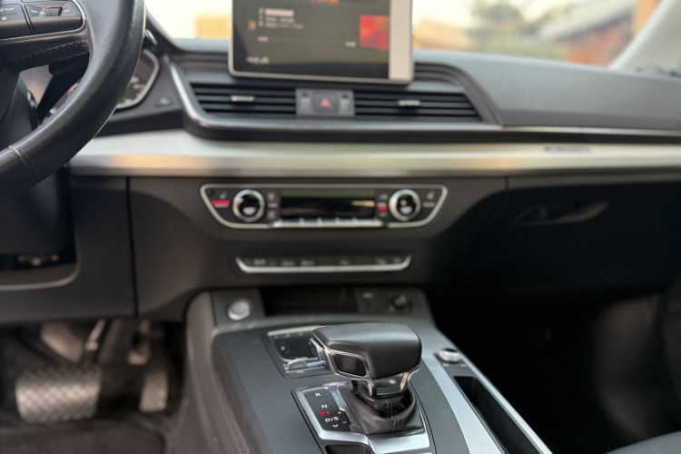 奥迪Q5L 2018款 40 TFSI 荣享时尚型 国V局部细节13