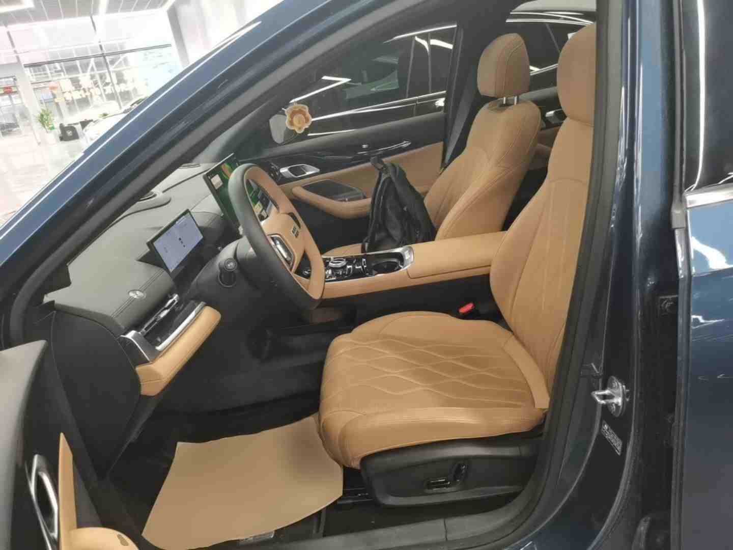 车辆左侧前座椅展示