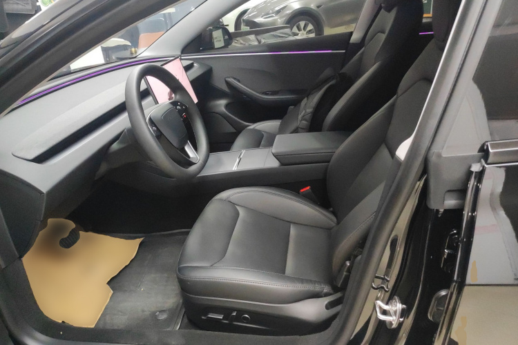 特斯拉 Model 3 2023款 后轮驱动版中控内饰19