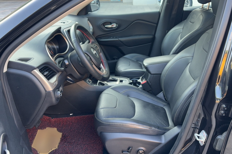 Jeep 自由光 2017款 2.0L 优越版局部细节19