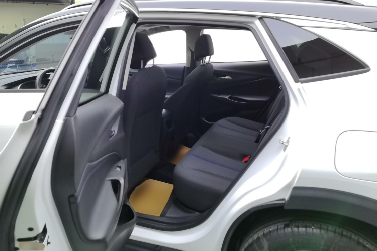 别克 昂科拉 2020款 20T CVT精英型中控内饰21