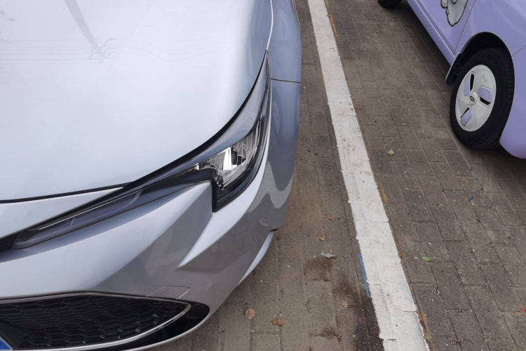 丰田 雷凌 2022款 双擎 1.8H E-CVT豪华版局部细节36