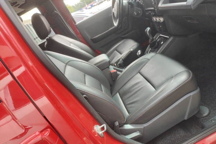 北京BJ40 2016款 40L 2.3T 自动四驱尊享版中控内饰41