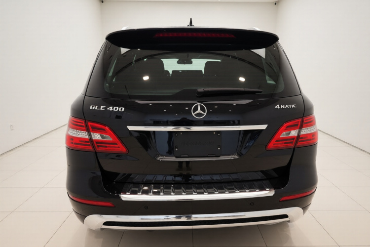 奔驰M级 2014款 ML 400 4MATIC动感型车身外观6