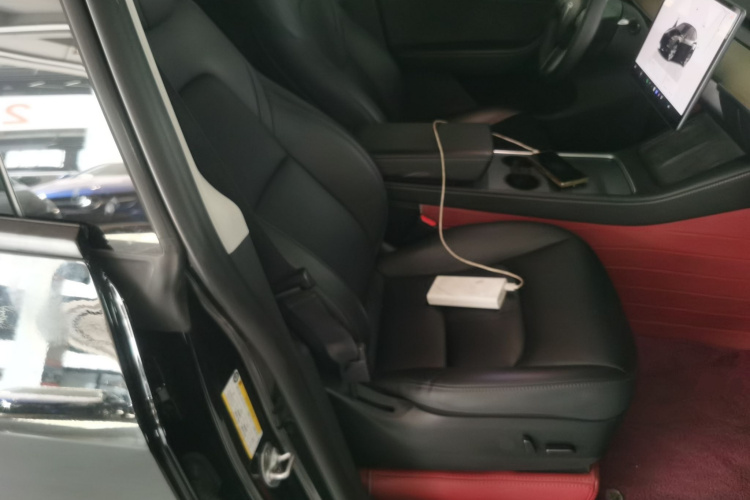 特斯拉 Model Y 2022款 改款 后轮驱动版局部细节41