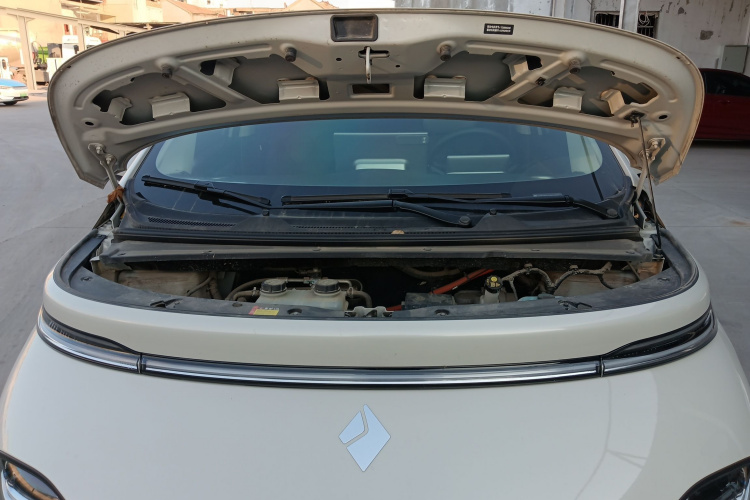 宝骏云朵 2023款 460 Pro机舱底盘24