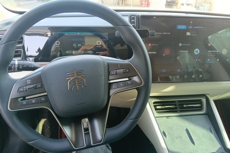 比亚迪 秦L 2024款 DM-i 120KM卓越型中控内饰7002