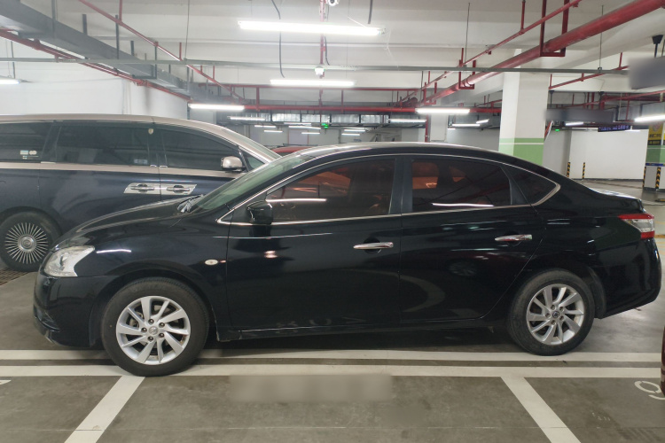 日产 轩逸 2012款 1.6XL 手动豪华版车身外观4