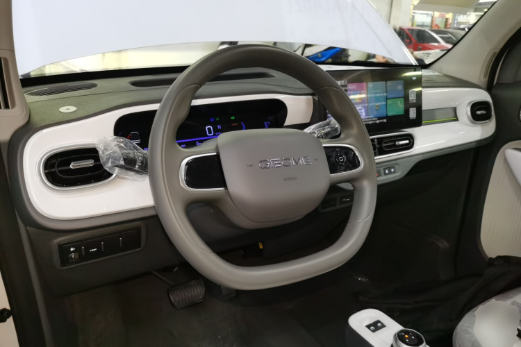 吉利银河 熊猫 2025款 210km 元气熊中控内饰12