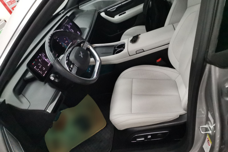 小鹏P7 2024款 P7i 550 Pro局部细节19