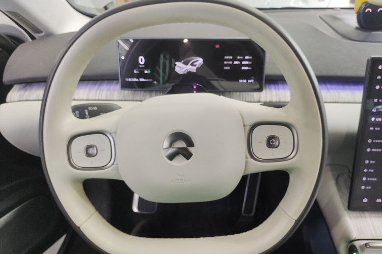 蔚来ET7 2022款 75kWh中控内饰13