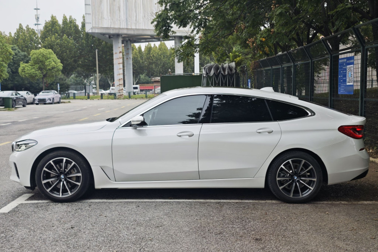 宝马6系GT 2022款 630i 豪华设计套装车身外观6003