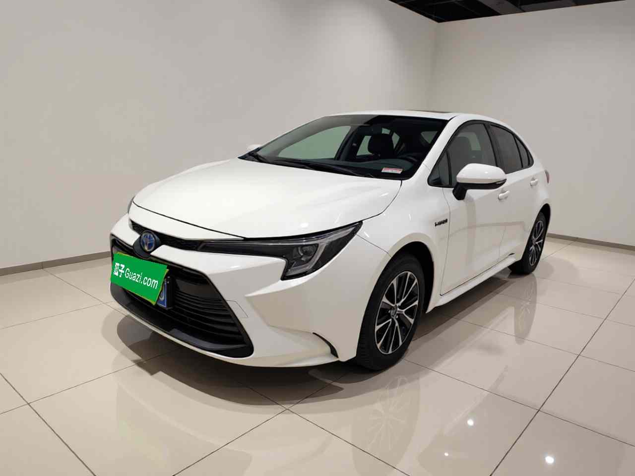 丰田 雷凌 2023款 智能电混双擎 1.8L 豪华版(2)