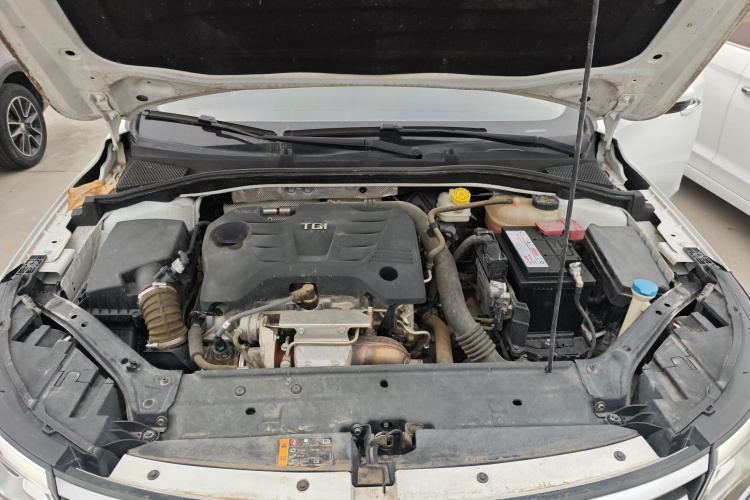 荣威i6 2019款 PLUS 20T TST 4G互联旗舰超赞版机舱底盘24