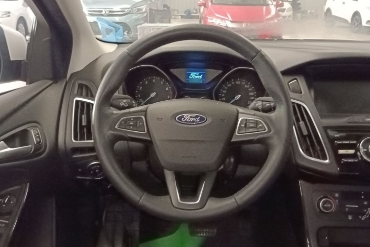 福特 福克斯 2017款 两厢 1.6L 自动风尚型智行版局部细节13