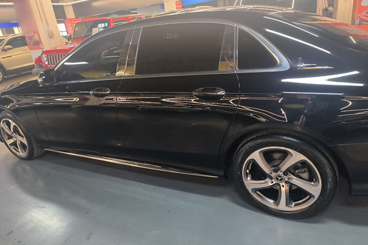 奔驰E级 2018款 E 300 L 运动豪华型车身外观6003
