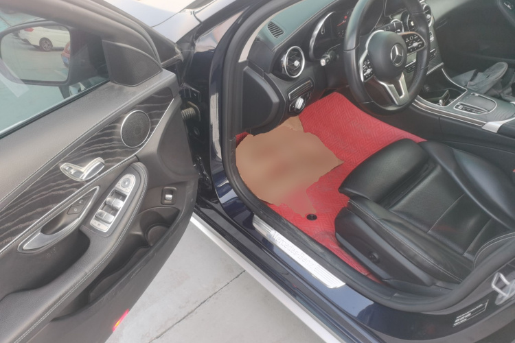 奔驰C级 2019款 C 180 L 时尚型运动版中控内饰20