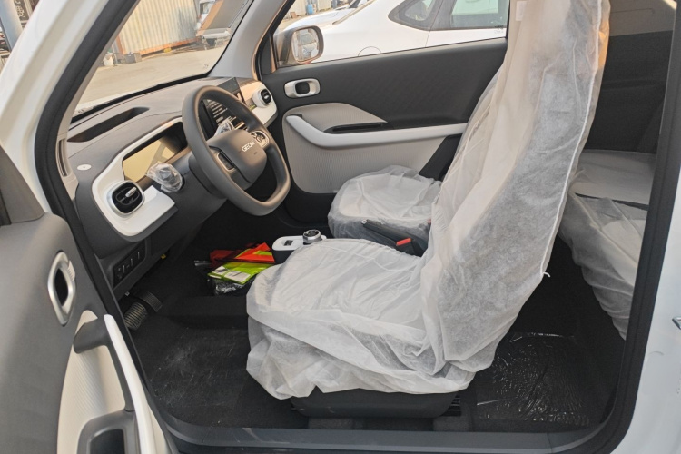 吉利银河 熊猫 2025款 210km 元气熊中控内饰19