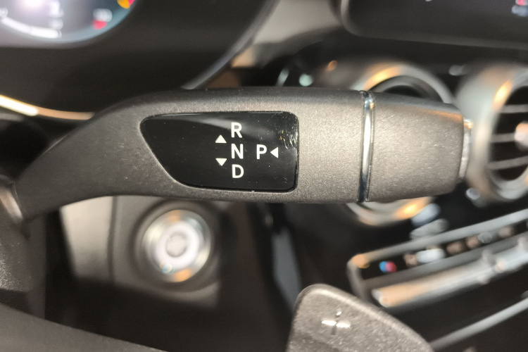 奔驰GLC 2020款 改款 GLC 260 L 4MATIC 动感型局部细节18