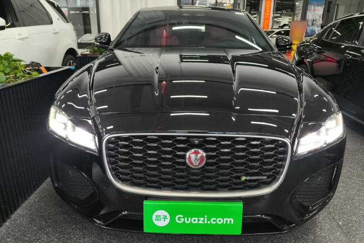 捷豹XFL 2023款 XFL 2.0T P250 两驱精英运动版车身外观2