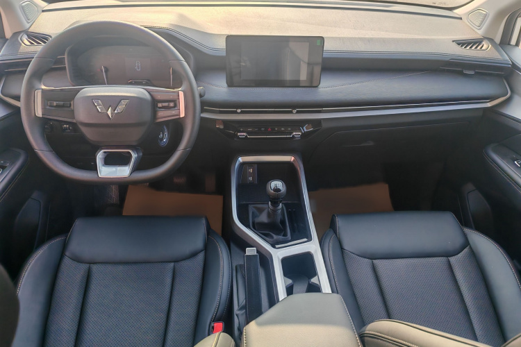 五菱汽车 五菱佳辰 2022款 1.5T 手动舒享活力型中控内饰7001