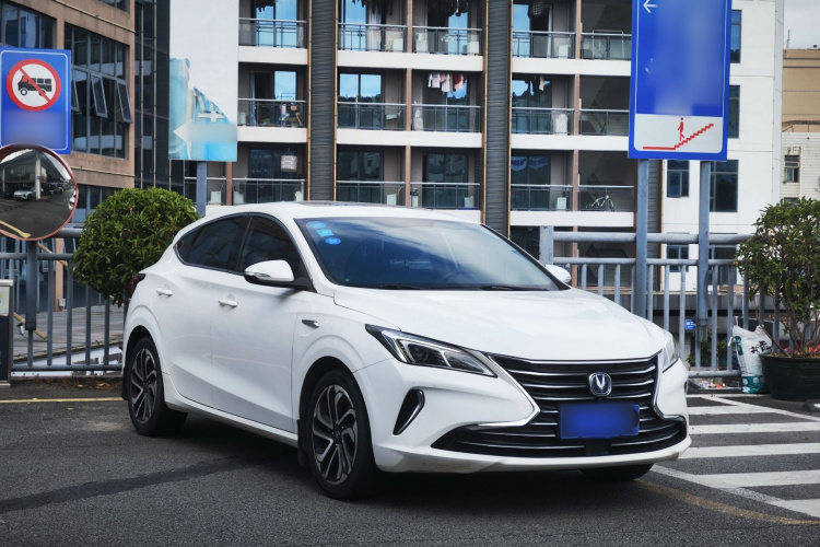 长安 逸动 2018款 XT 1.6L GDI 手动风潮型 国V车身外观6003