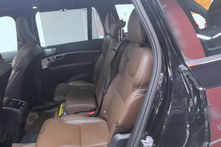 沃尔沃XC90 2023款 B6 智雅豪华版 7座中控内饰7004
