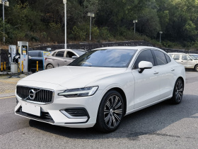 沃尔沃S60 2022款 B4 智远豪华版