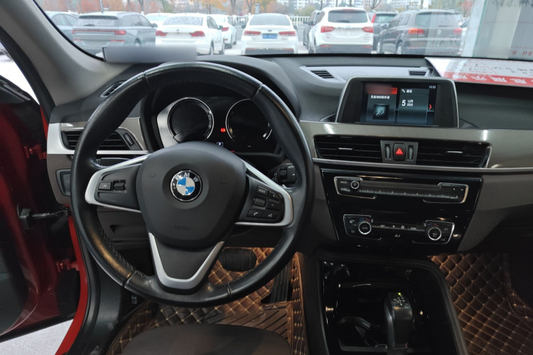 宝马X1 2019款 sDrive18Li 尊享型中控内饰13