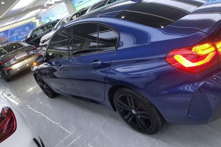 宝马1系 2021款 改款 125i M运动曜夜版车身外观4