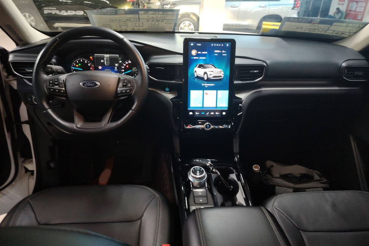 福特 探险者 2020款 EcoBoost 285 四驱风尚版 7座中控内饰7002