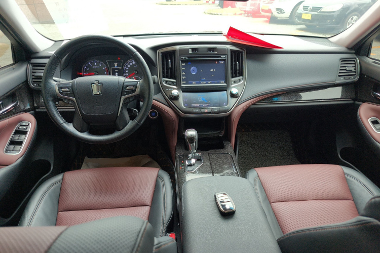 丰田 皇冠 2018款 2.0T 运动版中控内饰12