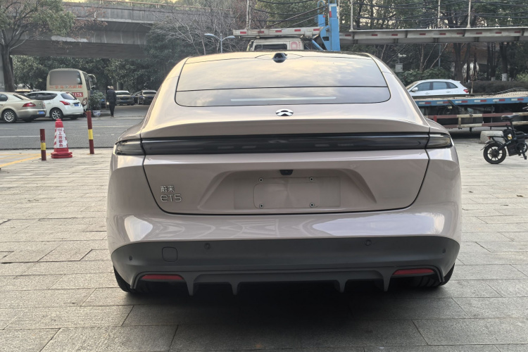蔚来ET5 2022款 75kWh车身外观6005
