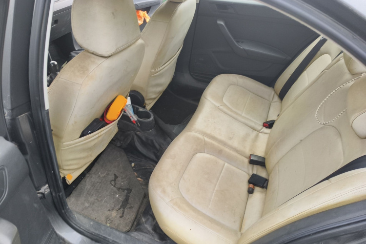 大众 桑塔纳 2015款 1.6L 手动风尚版中控内饰7004