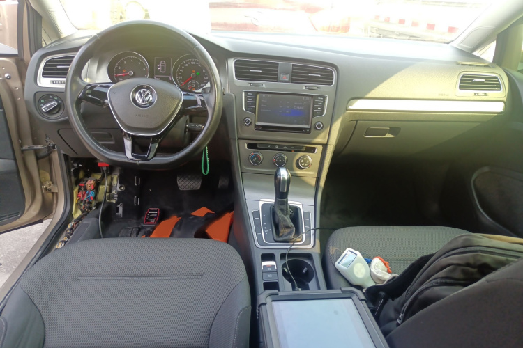 大众 高尔夫 2016款 1.6L 自动舒适型中控内饰7002