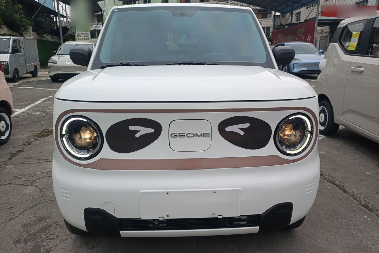 吉利银河 2024款 熊猫mini 200km 耐力熊车身外观2